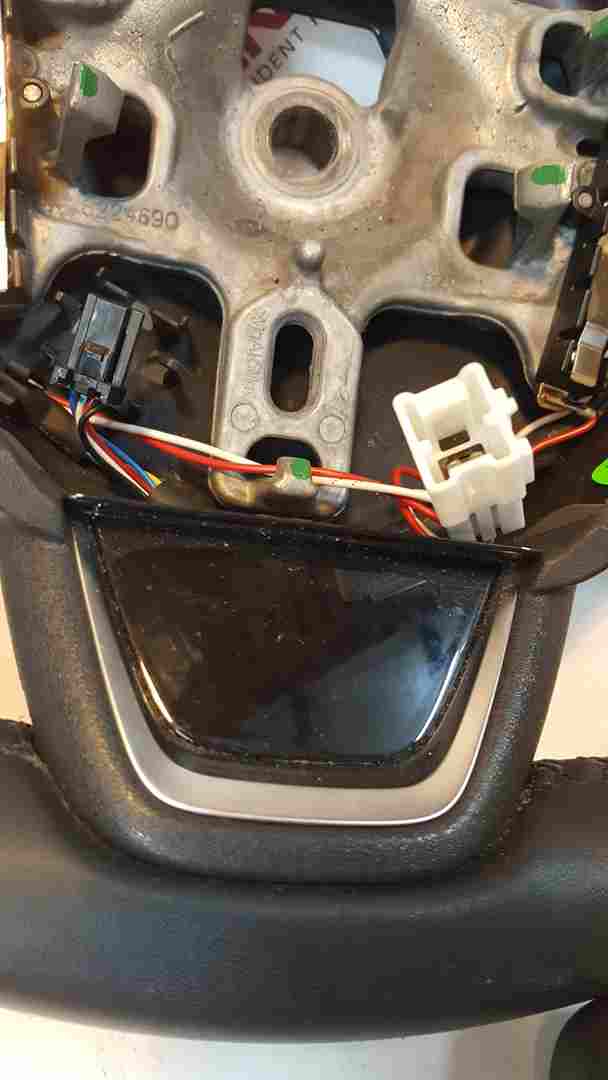 Thumb 6 Renault Clio MK4 2016-2019 Steering Wheel Voice Cruise Control 484005241R