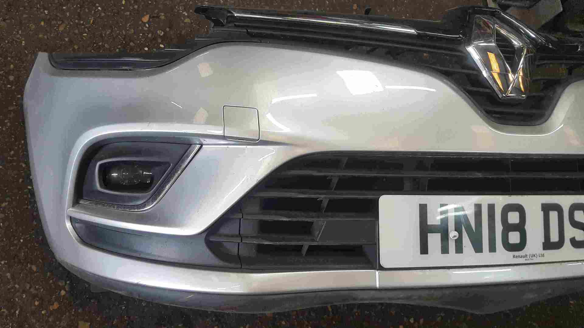 Thumb 3 Renault Clio MK4 2017-2018 Front Bumper Silver TED69