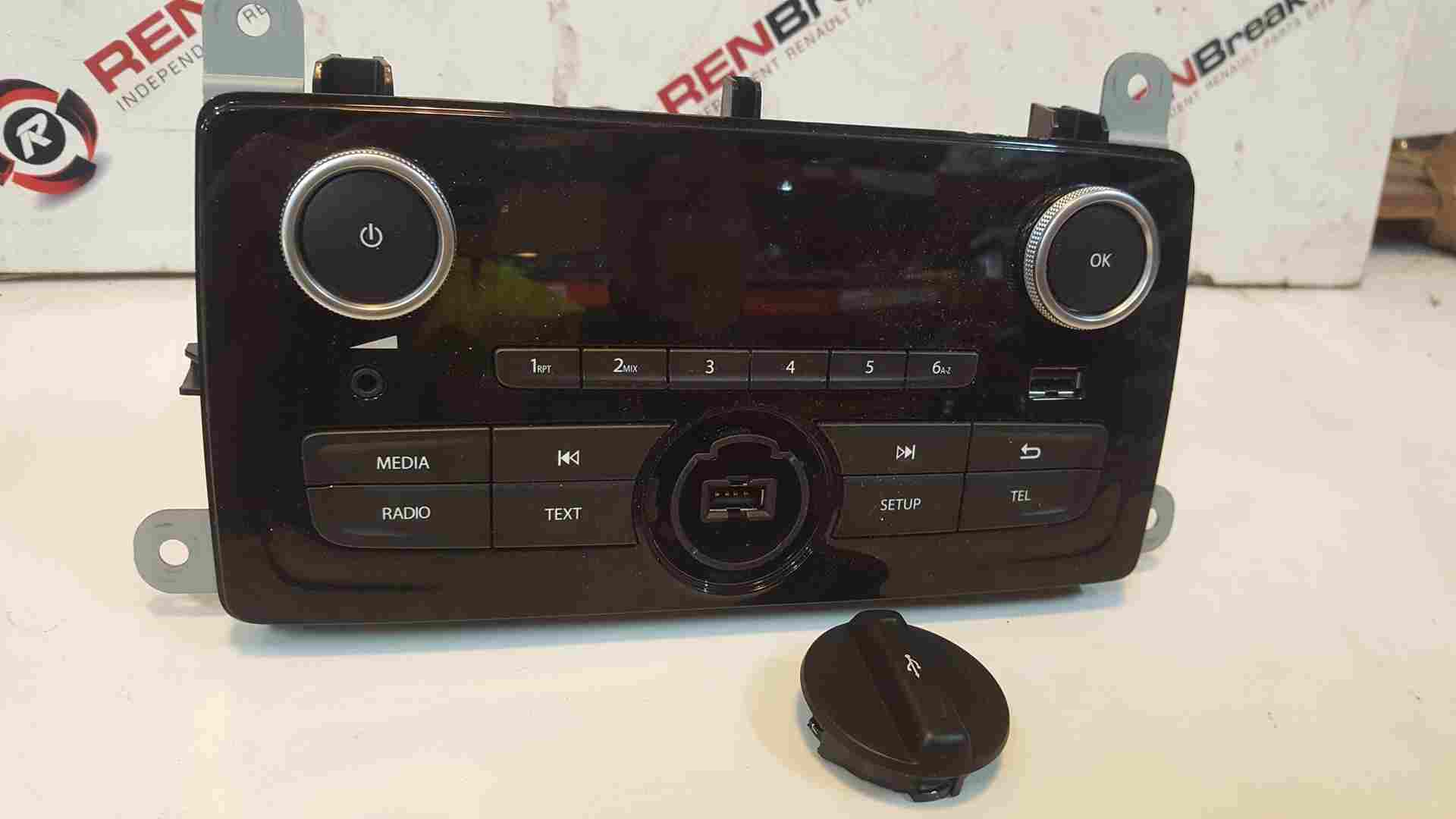 Thumb 3 Renault Clio MK4 2017-2018 Radio Player Head Unit USB AUX Bluetooth 281154216R