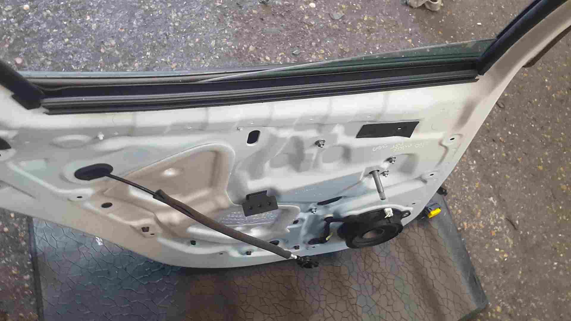 Thumb 5 Renault Clio MK4 GT 2013-2018 Passenger NSR Rear Door White 369 White Trim
