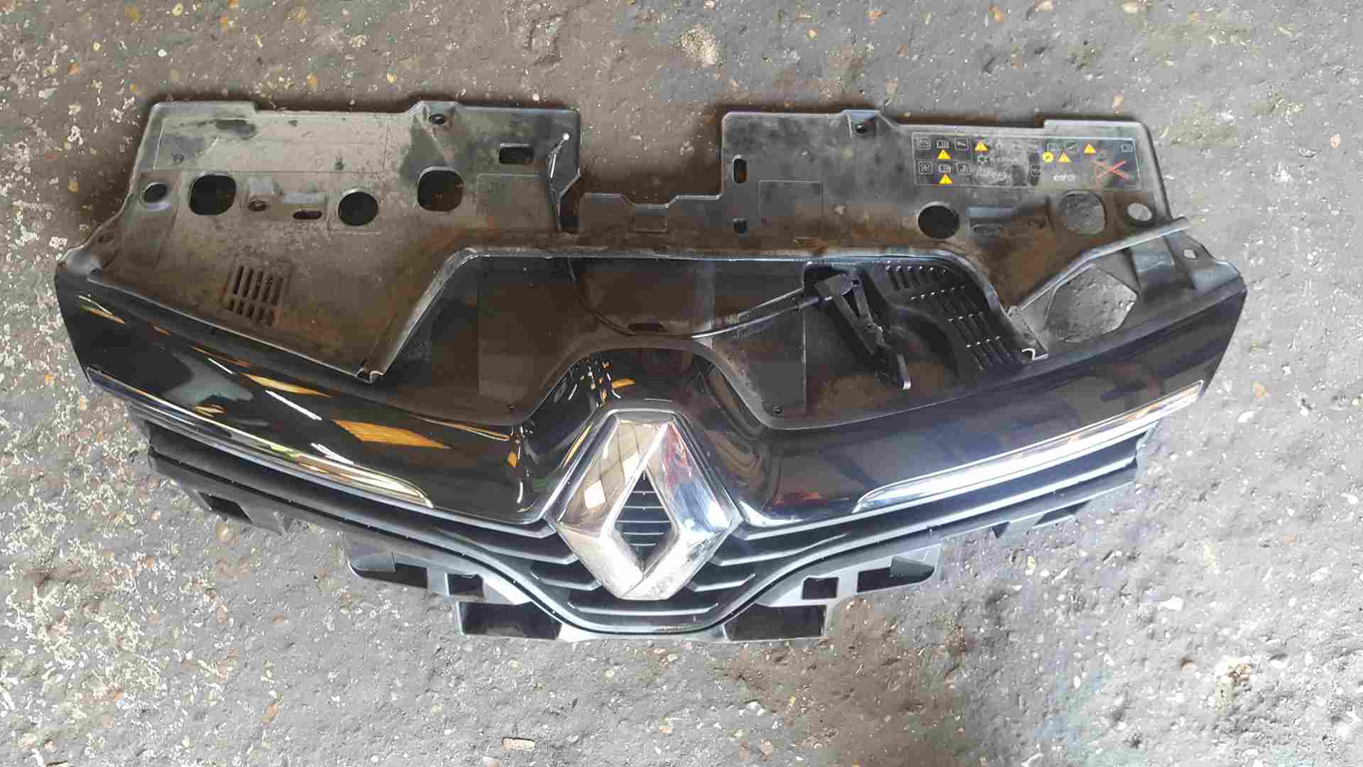 Thumb 8 Renault Clio MK4 PH2 2016-2019 Upper Bumper Badge Diamond Bonnet Catch Grill FL