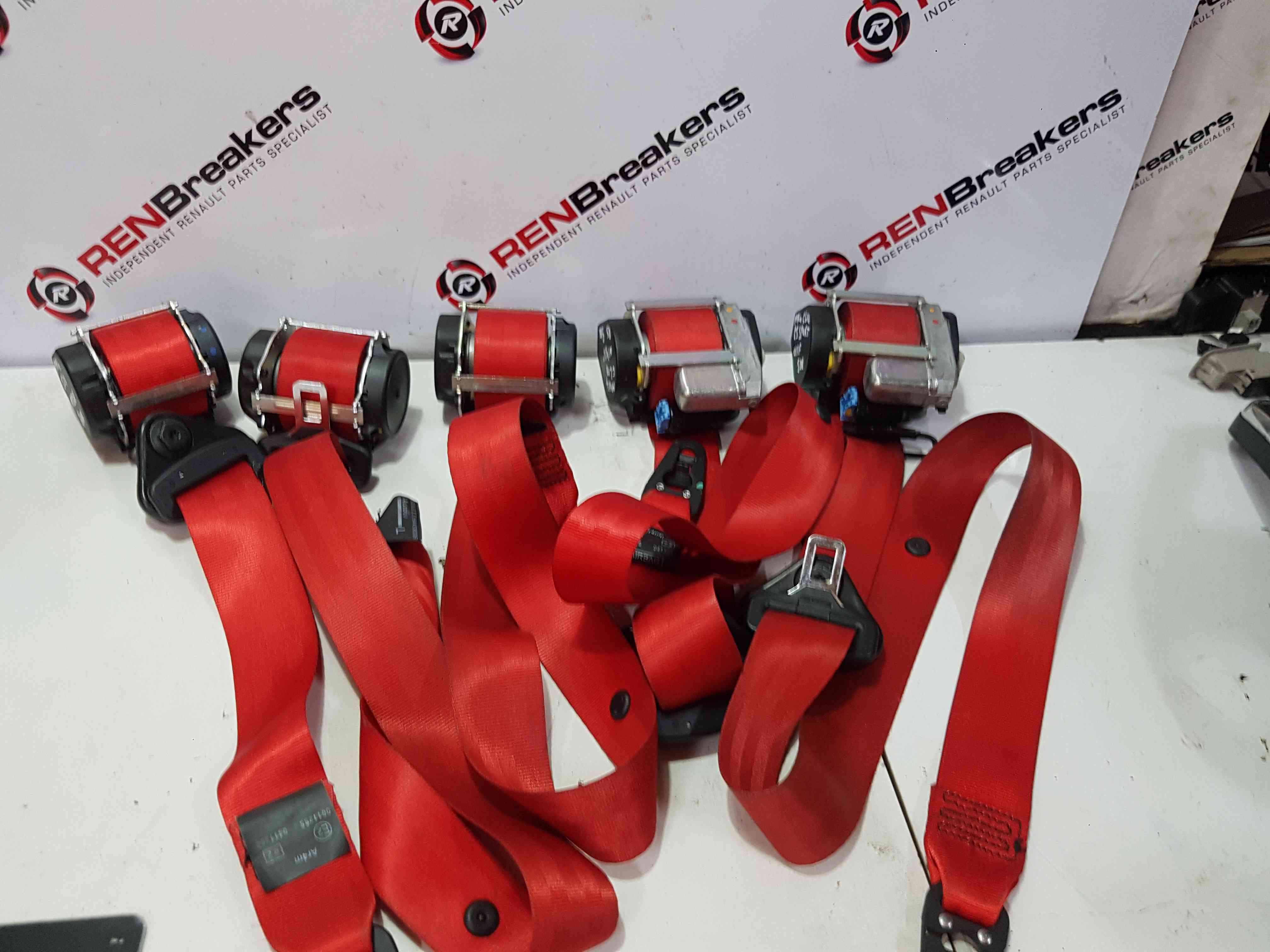 Thumb 11 Renault Clio MK4 Rs Sport 2013-2016 RED Seat Belts Driver Passenger Front Rear