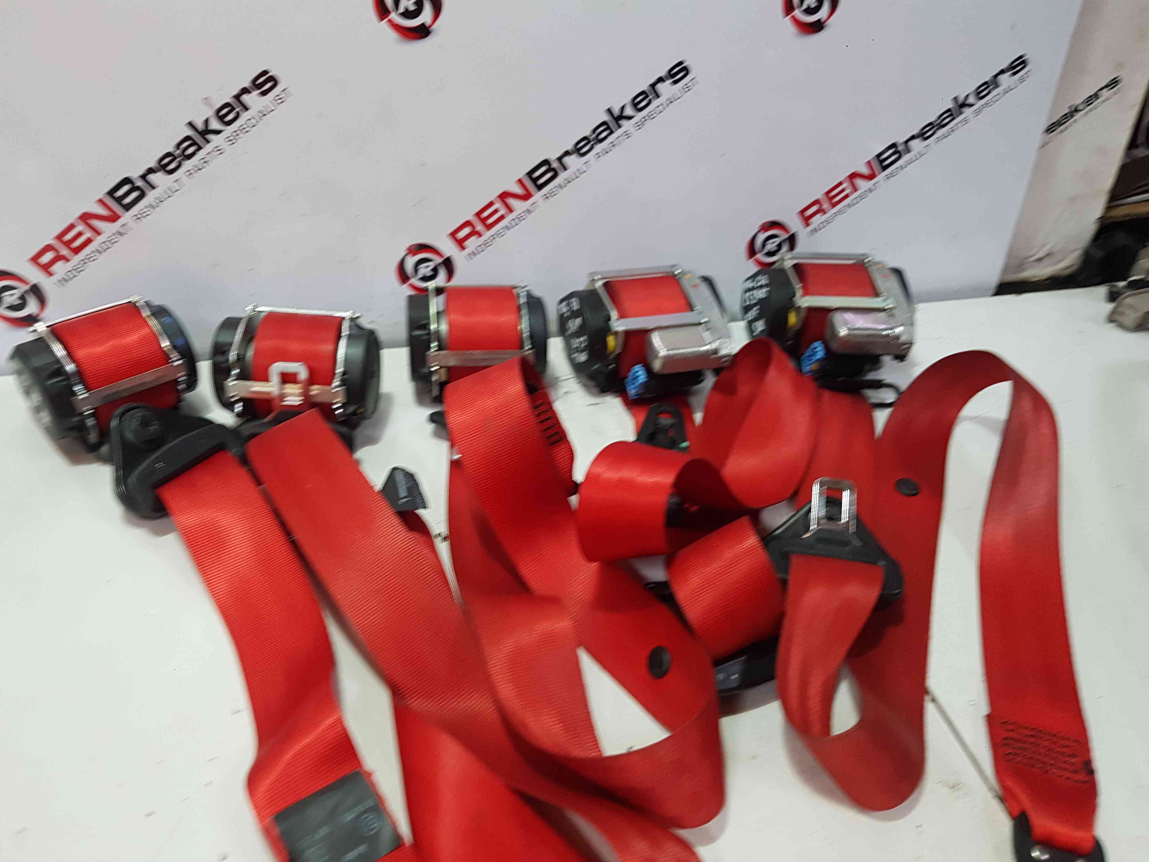Thumb 14 Renault Clio MK4 Rs Sport 2013-2016 RED Seat Belts Driver Passenger Front Rear