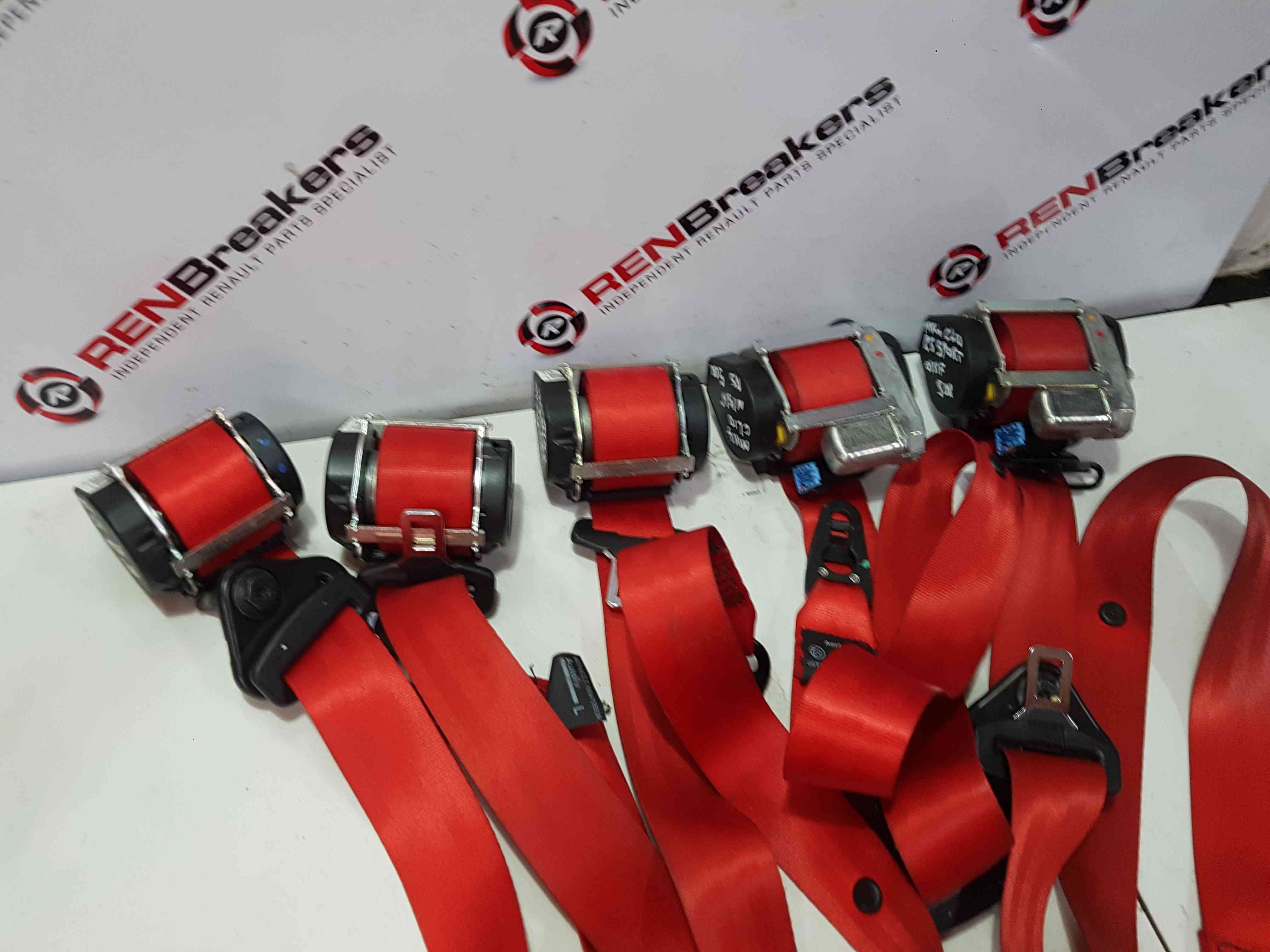 Thumb 7 Renault Clio MK4 Rs Sport 2013-2016 RED Seat Belts Driver Passenger Front Rear