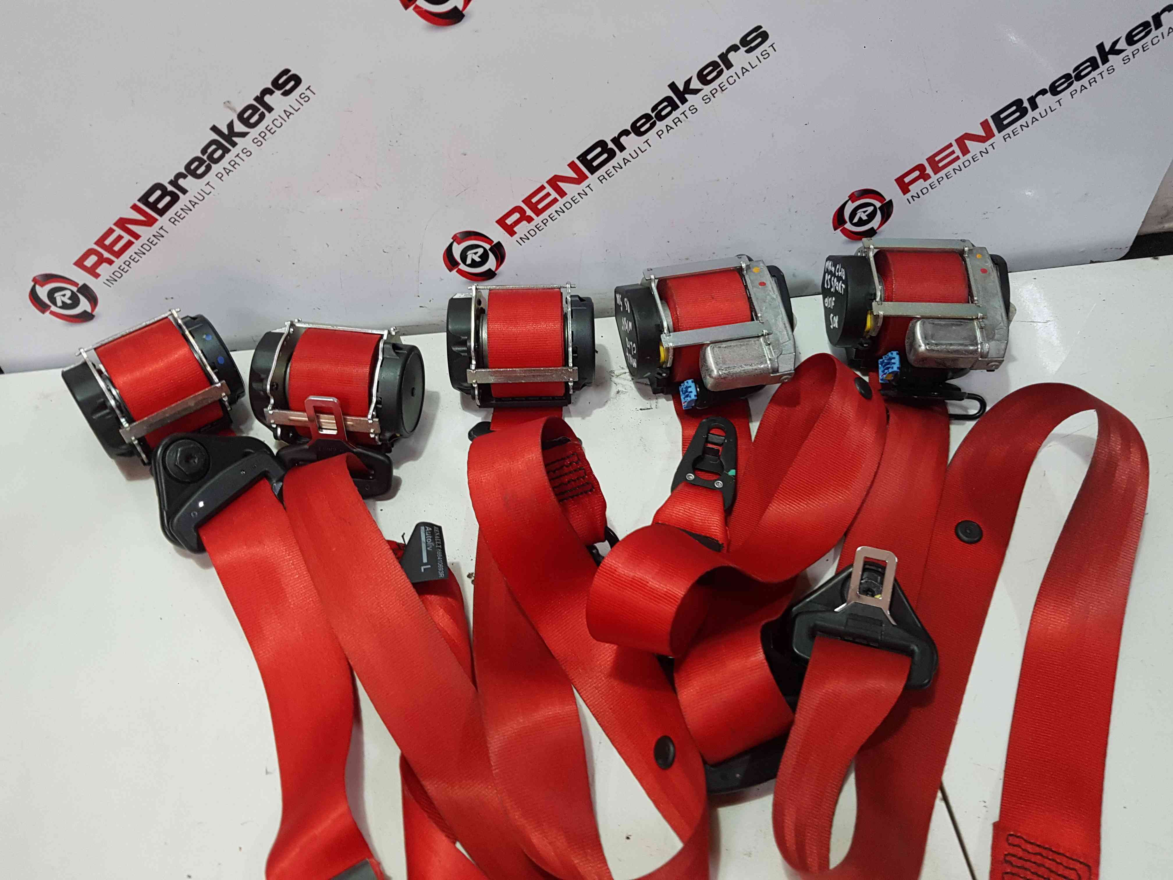 Thumb 9 Renault Clio MK4 Rs Sport 2013-2016 RED Seat Belts Driver Passenger Front Rear