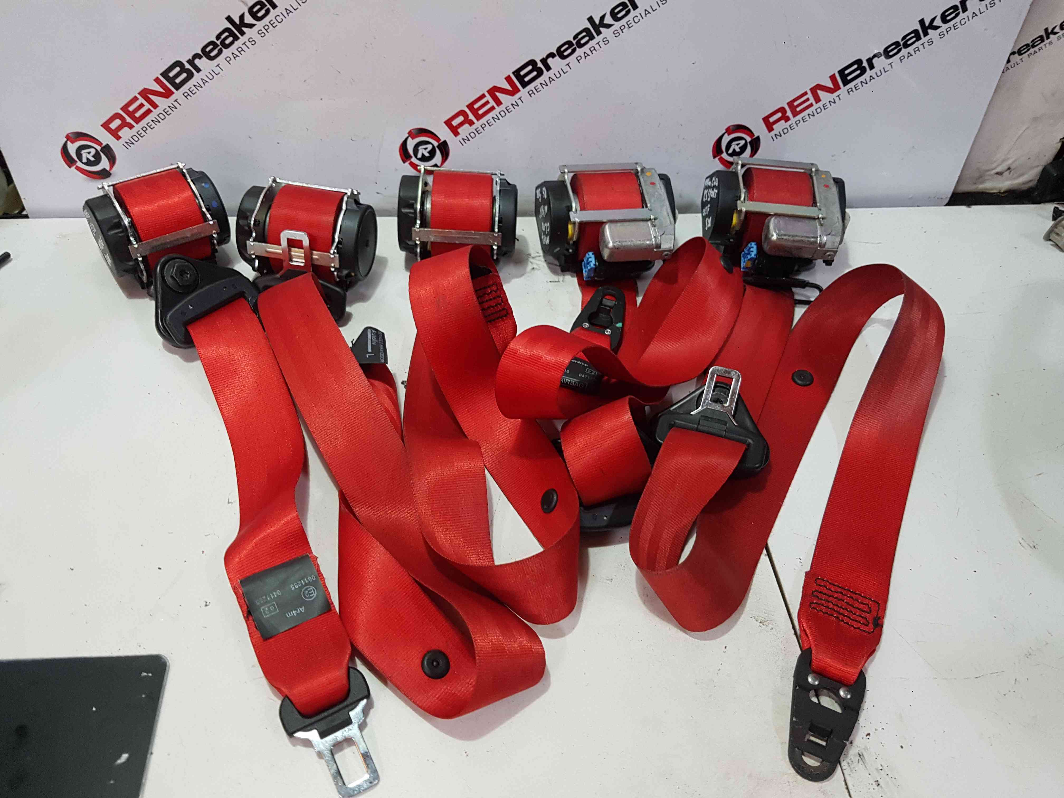 Thumb 10 Renault Clio MK4 Rs Sport 2013-2016 RED Seat Belts Driver Passenger Front Rear