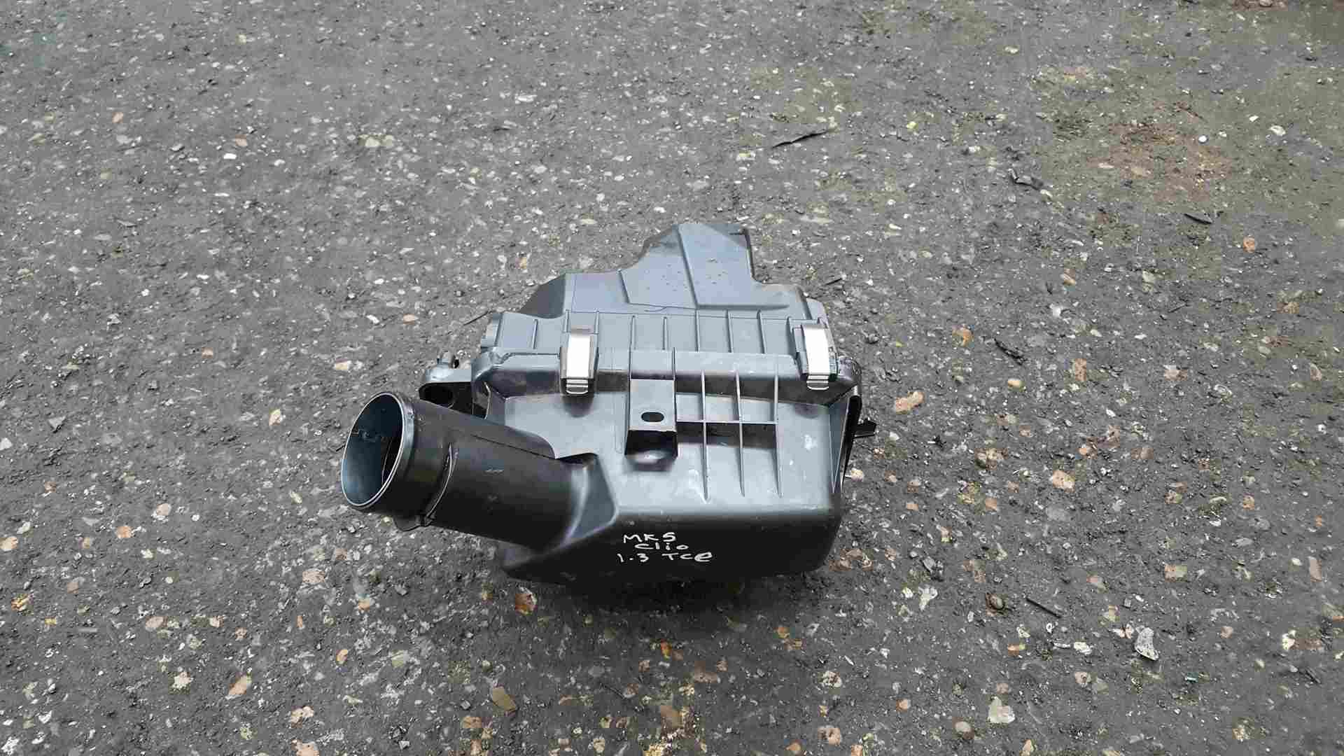 Thumb 6 Renault Clio MK5 2019-2021 1.3 TCe Airbox Filter Housing 165004357R