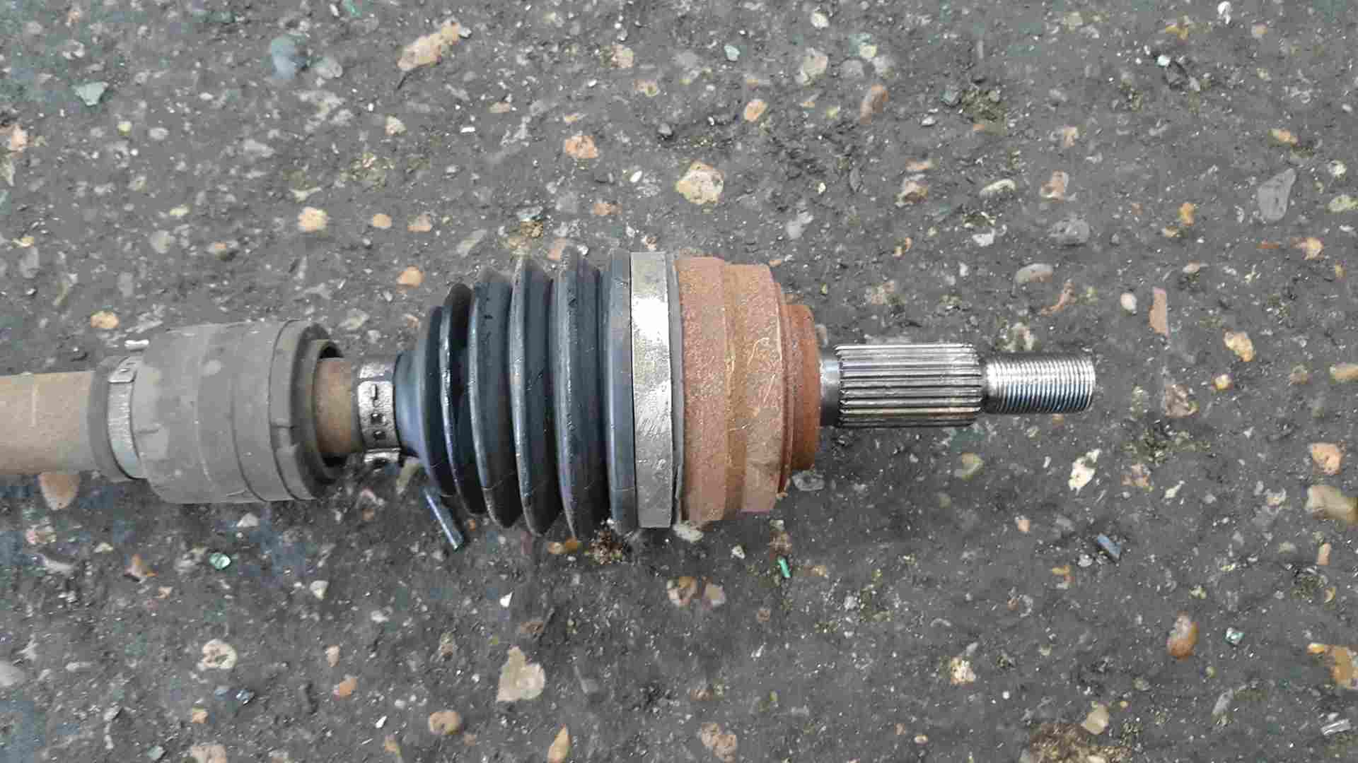 Thumb 3 Renault Clio MK5 2019-2021 1.3 TCe Drivers OSF Front Driveshaft 39107345R