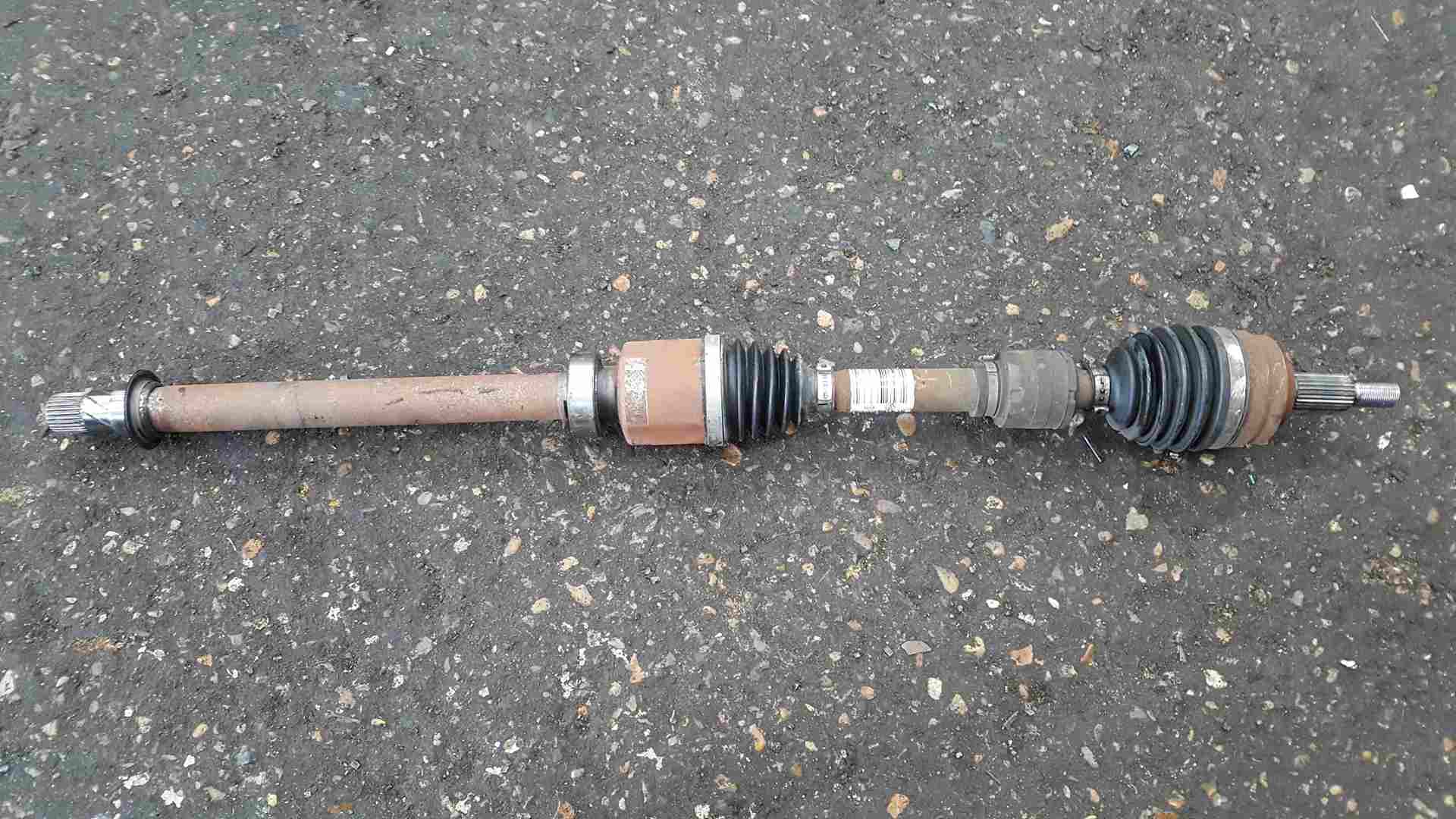 Renault Clio MK5 2019-2021 1.3 TCe Drivers OSF Front Driveshaft 39107345R