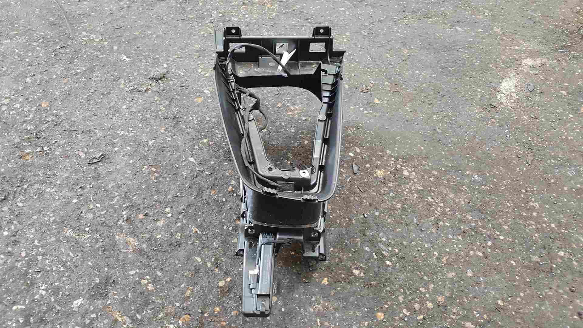 Thumb 2 Renault Clio MK5 2019-2021 Centre Console Bracket Structure 969108208R