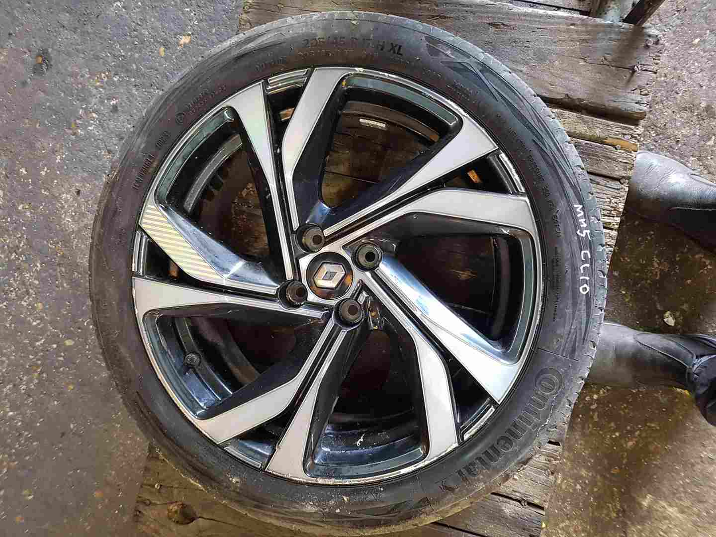 Thumb 7 Renault Clio MK5 2019-2021 Christophea Alloy Wheel + Tyre 205 45 17 6Mm 3/5