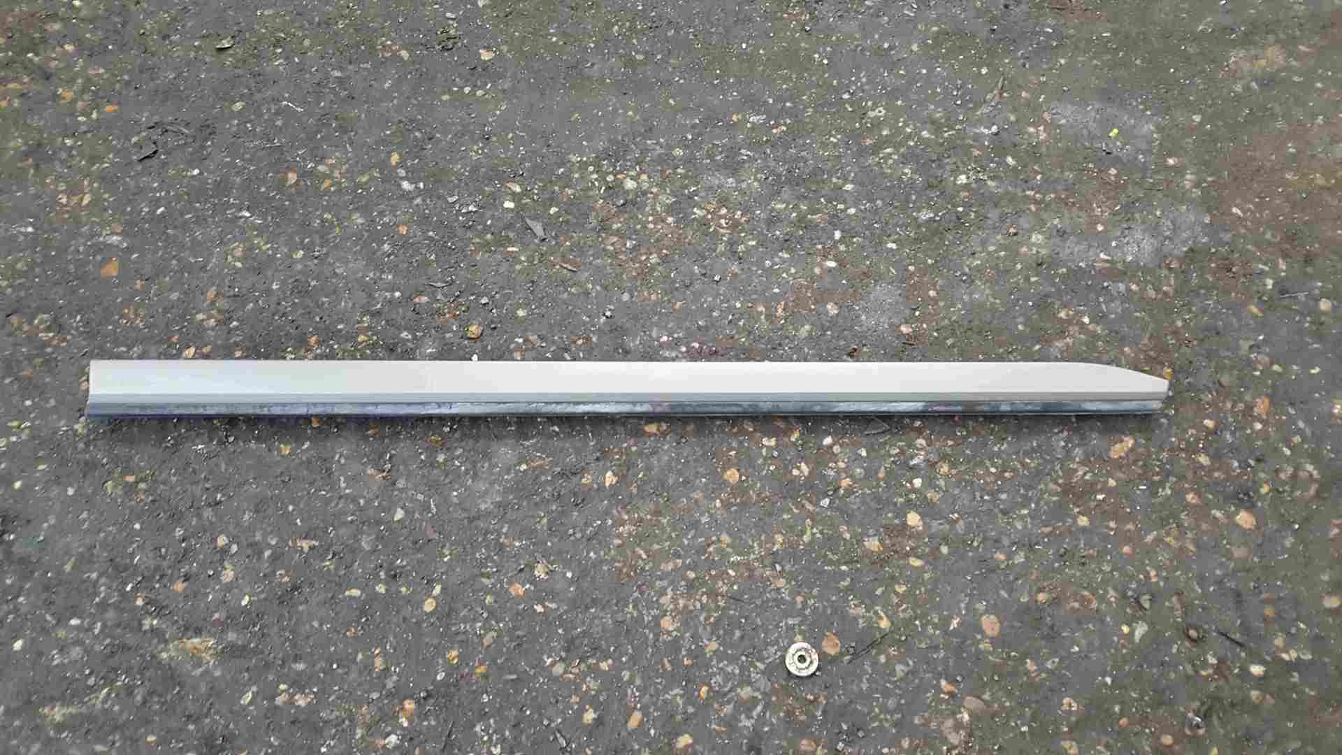 Renault Clio MK5 2019-2021 Drivers OSF Front Bottom Door Moulding Trim