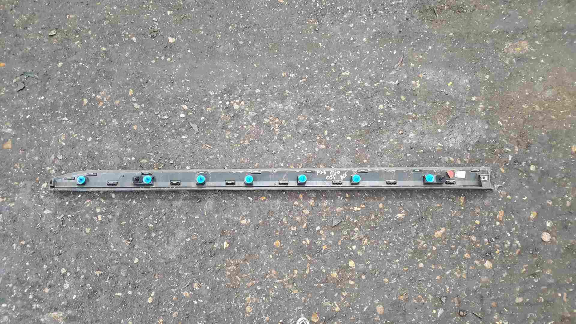 Thumb 3 Renault Clio MK5 2019-2021 Drivers OSF Front Bottom Door Moulding Trim