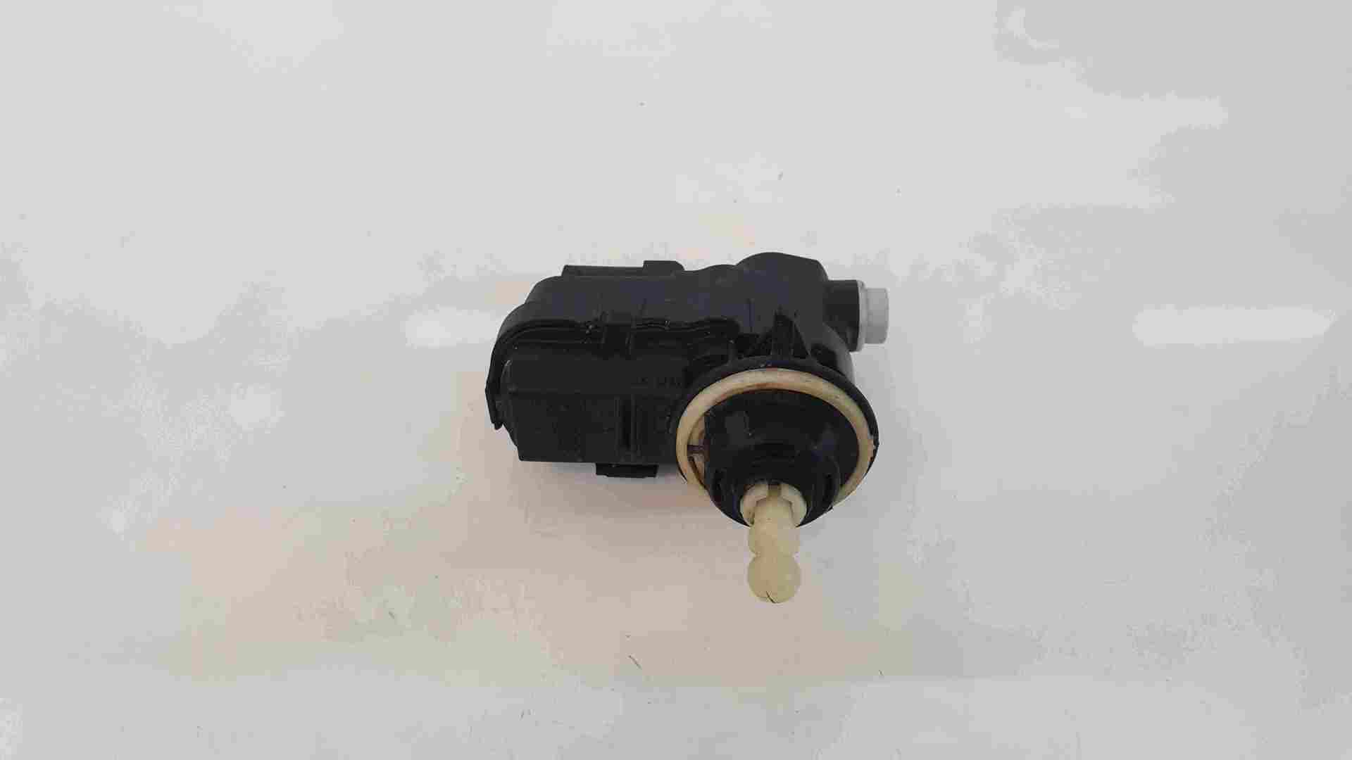 Thumb 2 Renault Clio MK5 2019-2021 Drivers OSF Front Headlight Adjuster