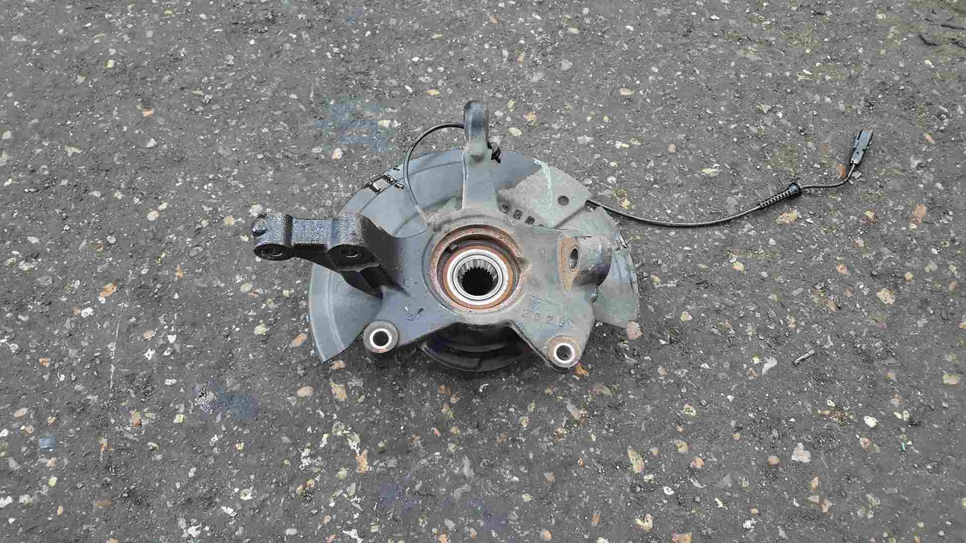 Thumb 4 Renault Clio MK5 2019-2021 Drivers OSF Front Wheel Hub + ABS Sensor