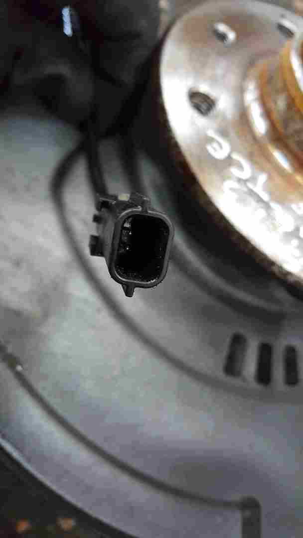 Thumb 2 Renault Clio MK5 2019-2021 Drivers OSF Front Wheel Hub + ABS Sensor