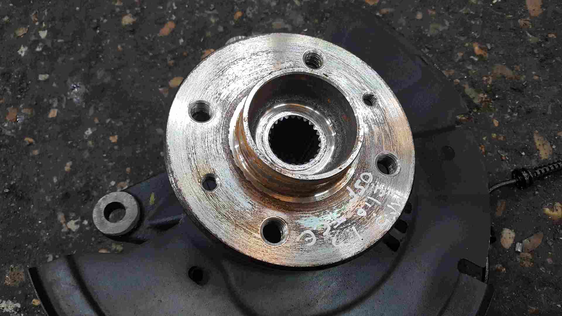 Thumb 5 Renault Clio MK5 2019-2021 Drivers OSF Front Wheel Hub + ABS Sensor