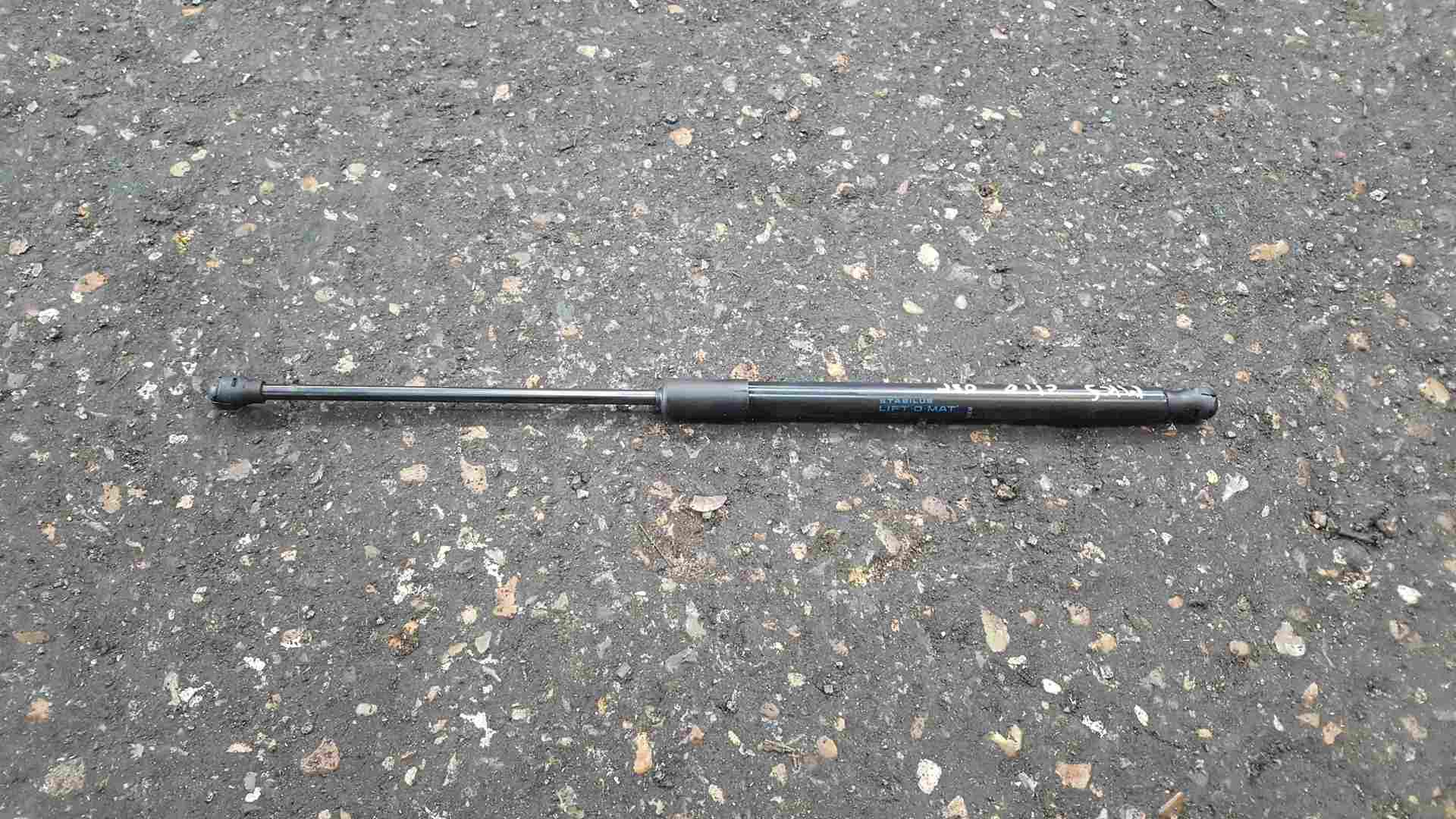 Renault Clio MK5 2019-2021 Drivers OSR Rear Boot Gas Strut 904508213R