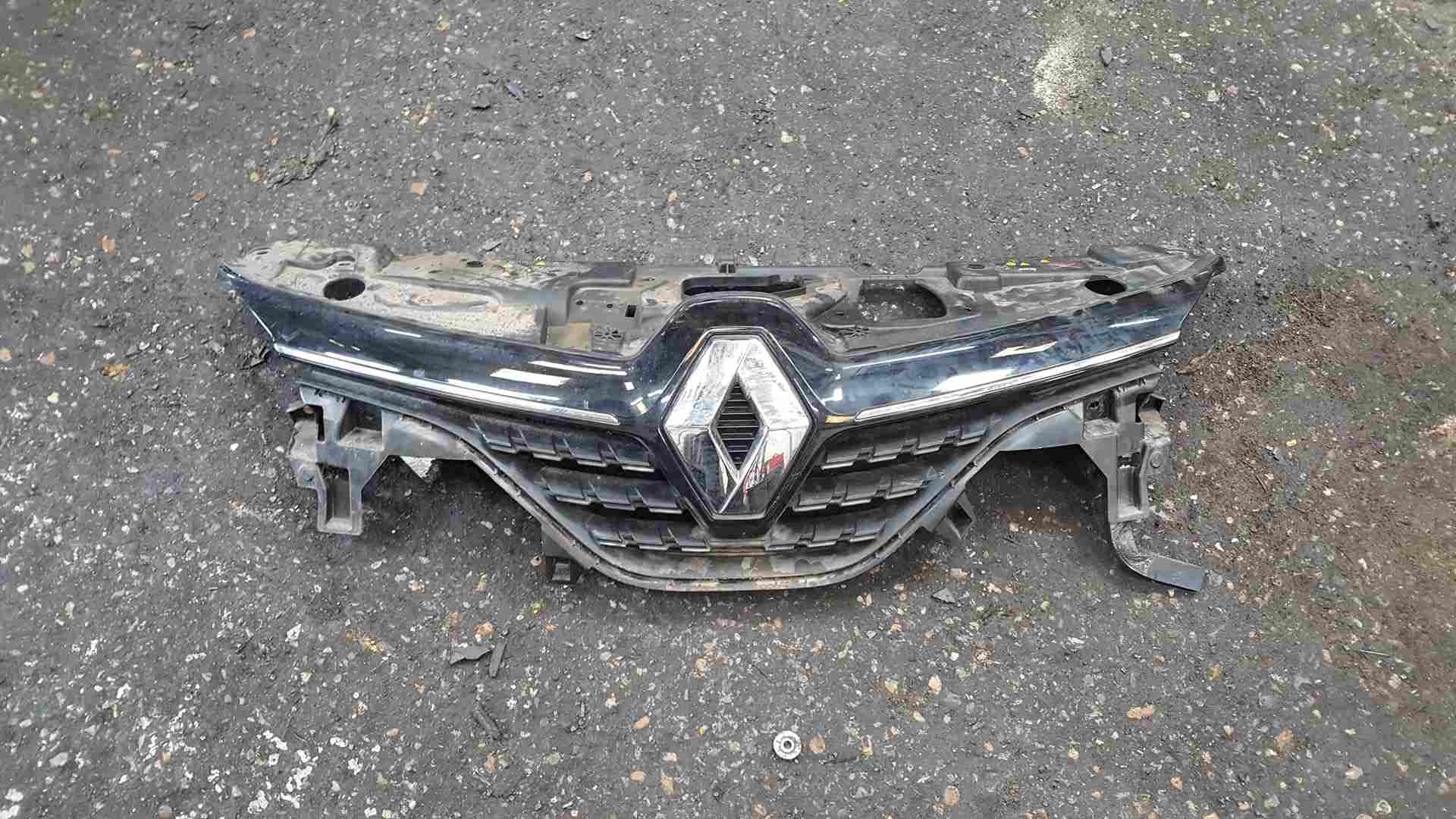 Renault Clio MK5 2019-2021 Front Grill Grille Diamond Badge Gloss Black