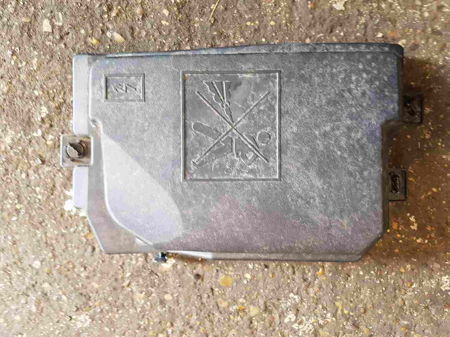 Thumb 5 Renault Clio MK5 2019-2021 Fuse Box  Cover 284b87246r