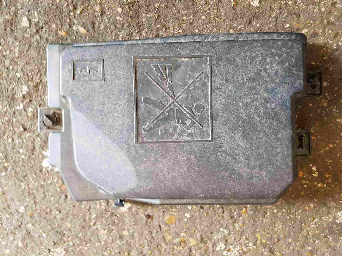 Thumb 6 Renault Clio MK5 2019-2021 Fuse Box  Cover 284b87246r
