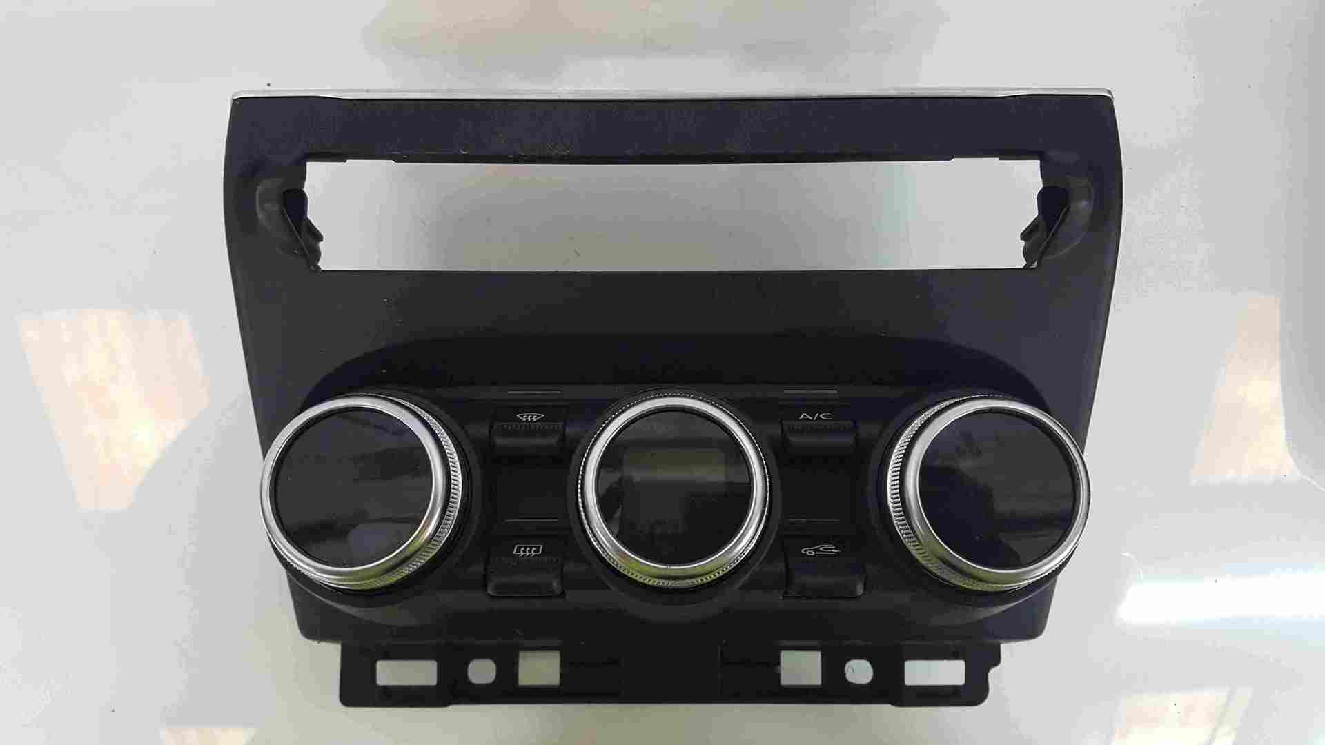 Thumb 3 Renault Clio MK5 2019-2021 Heater Controls Climate Control Switches Panel