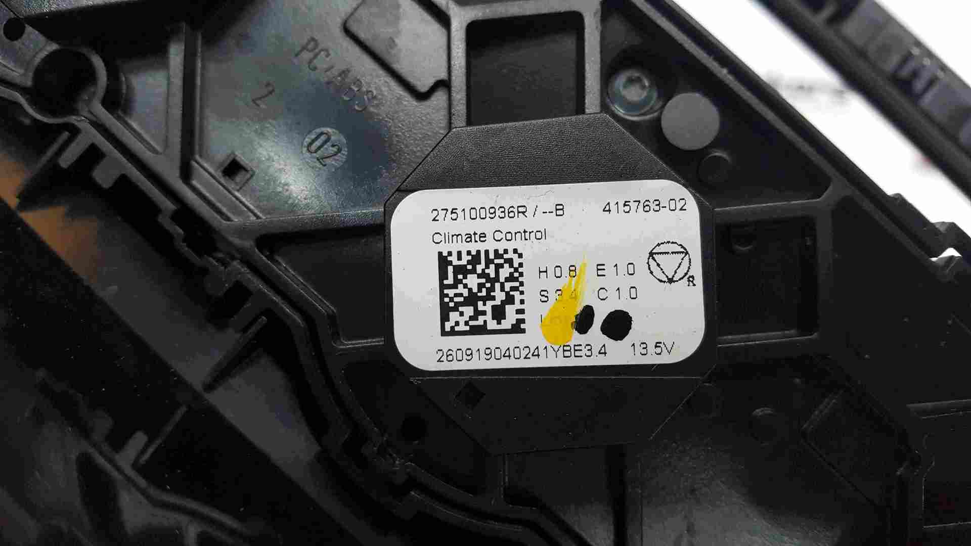Thumb 2 Renault Clio MK5 2019-2021 Heater Controls Climate Control Switches Panel