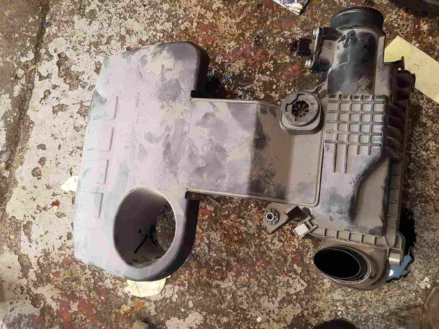 Thumb 2 Renault Clio MK5 2019-2021 Hybrid 1.6 Airbox Filter Housing 165008735R