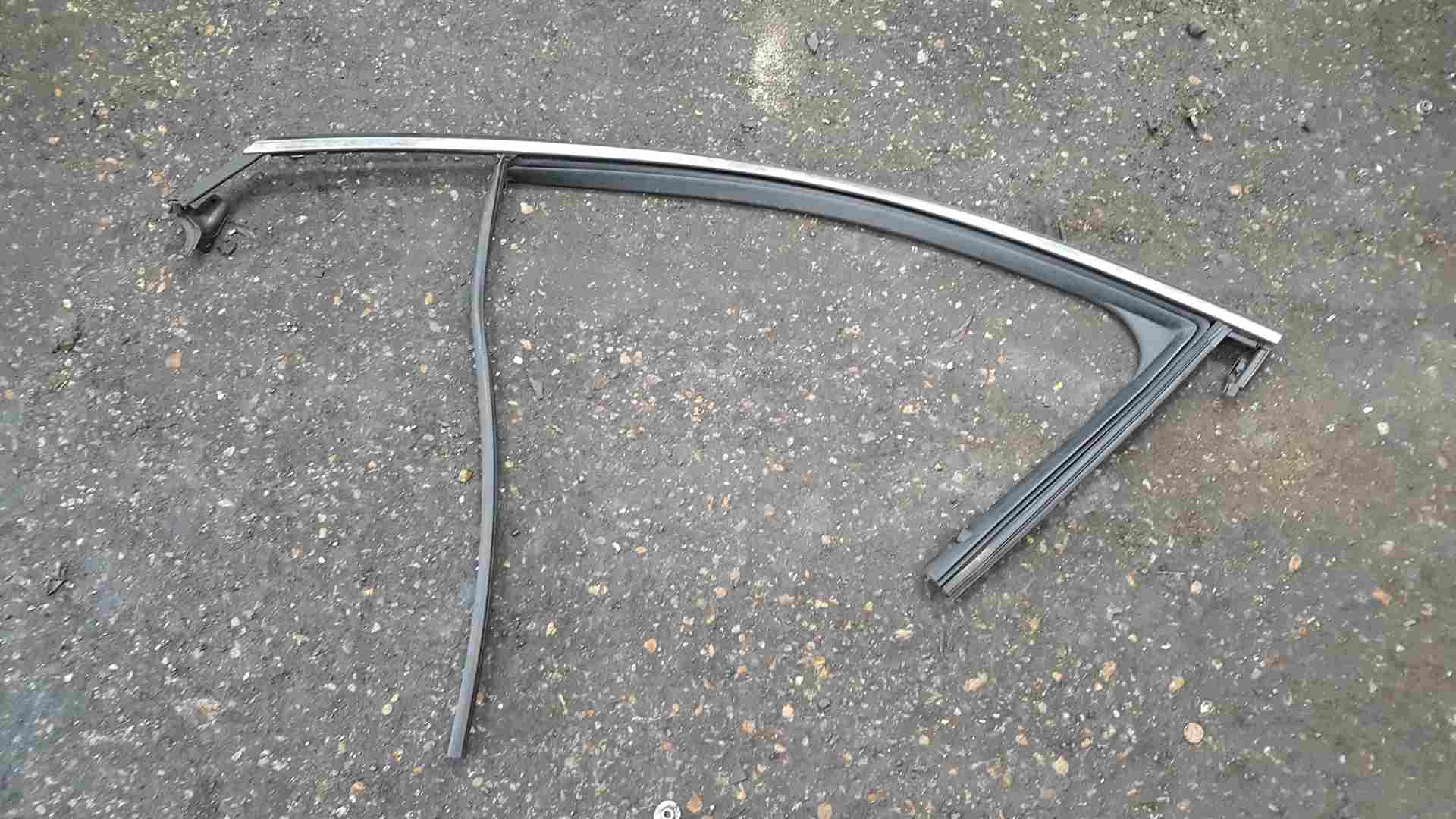 Renault Clio MK5 2019-2021 Passenger NSF Front Door Rubber Chrome Insert