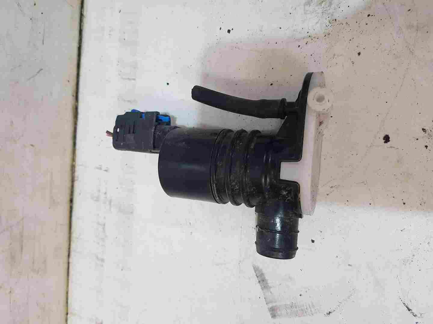 Renault Clio MK5 2019-2021 Windscreen Washer Bottle + Pump 289209776R 289103103R