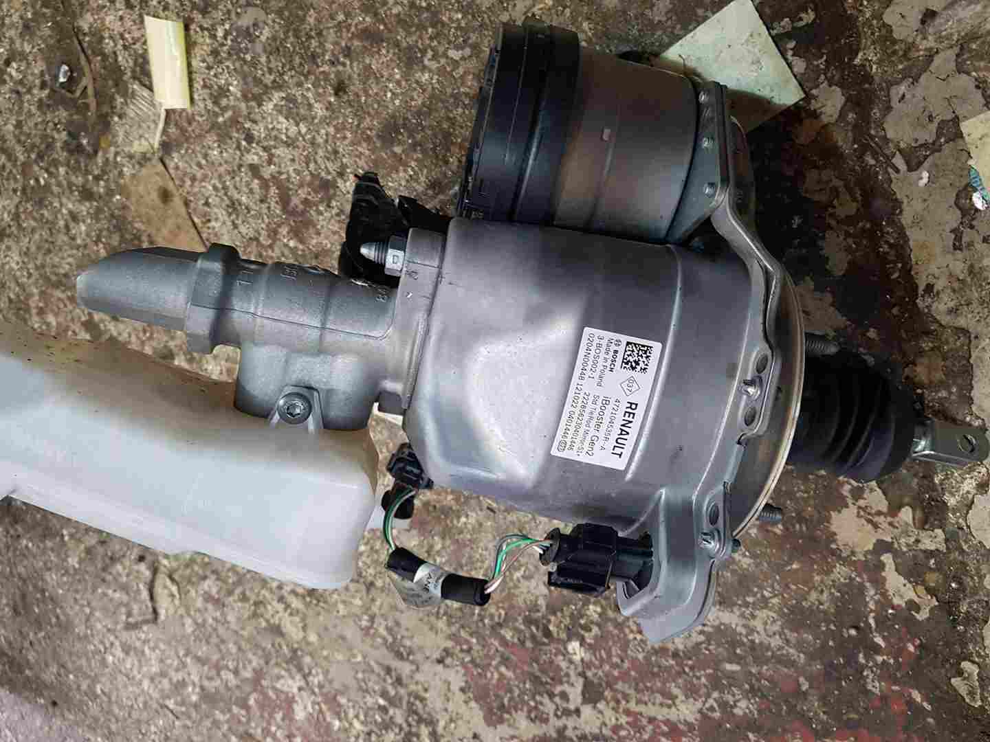 Thumb 2 Renault Clio MK5 2019-2023 1.6 Hybrid E Tech Brake Servo Master Cylinder
