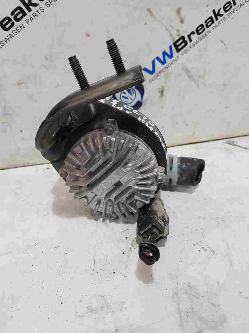 Thumb 2 Renault Clio MK5 2019-2023 1.6 Hybrid Secondary Water Pump 210104506r