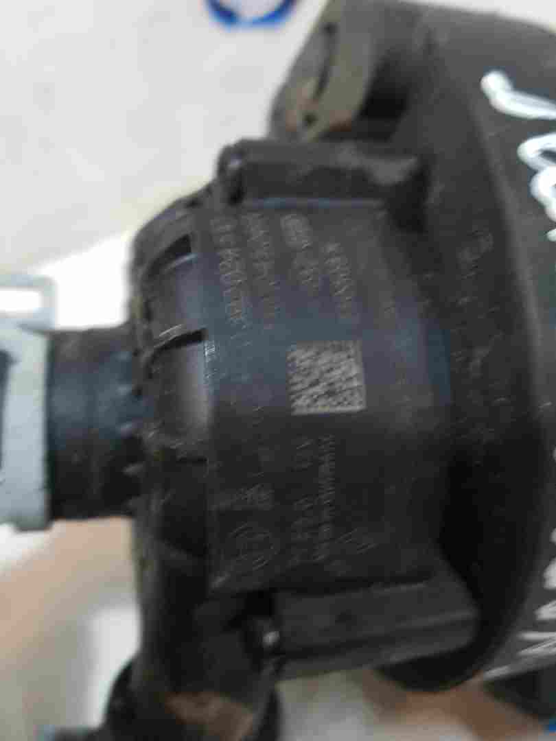 Thumb 4 Renault Clio MK5 2019-2023 1.6 Hybrid Secondary Water Pump 210104506r