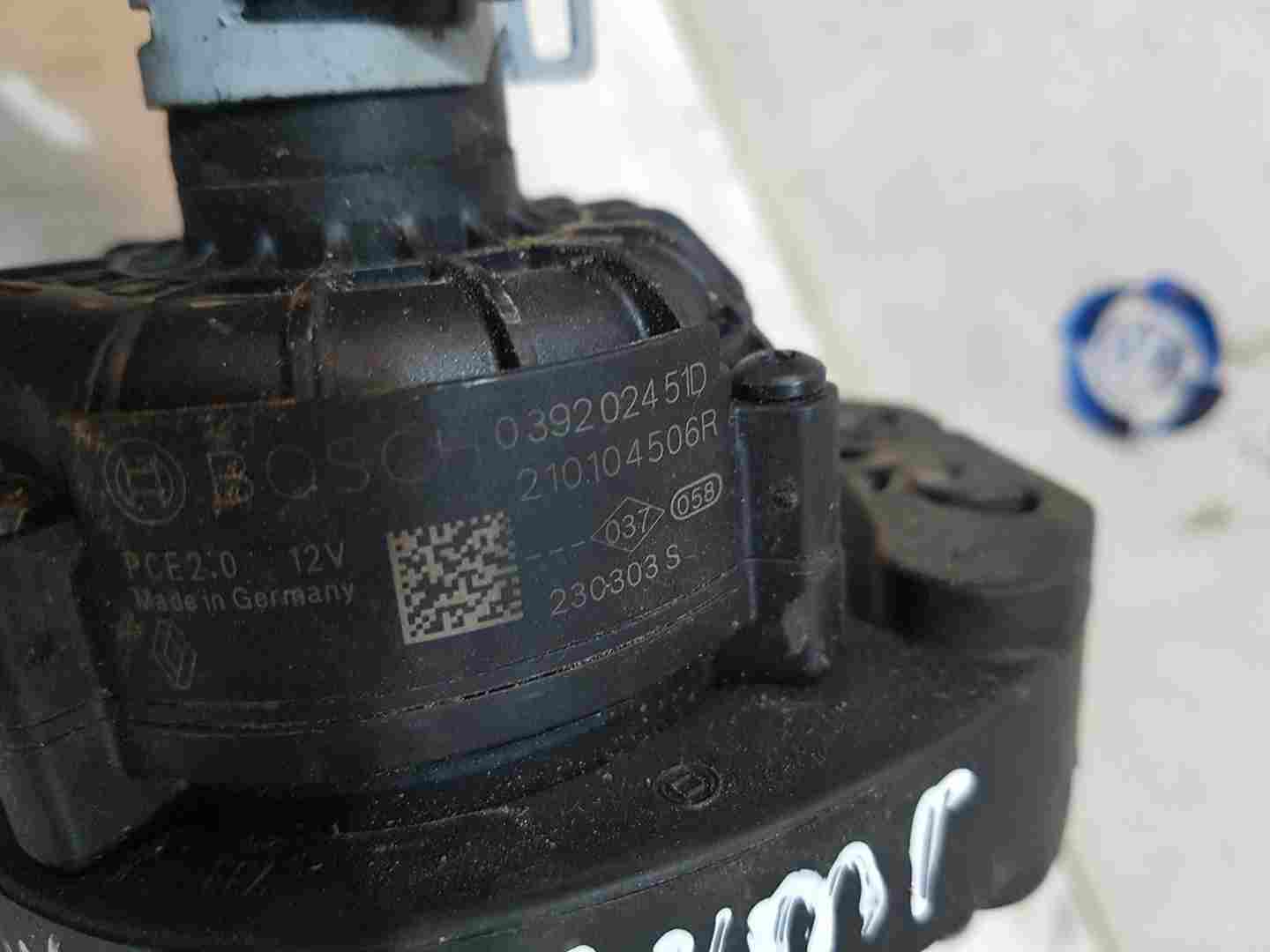 Thumb 5 Renault Clio MK5 2019-2023 1.6 Hybrid Secondary Water Pump 210104506r
