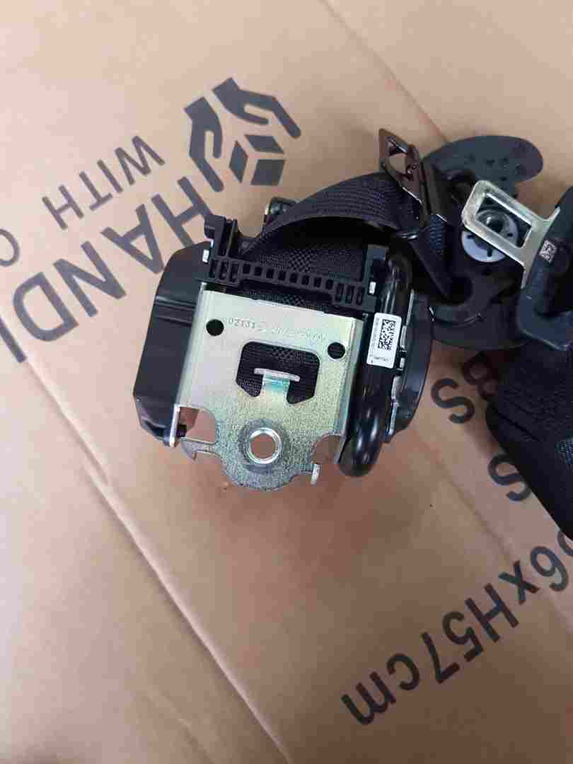 Thumb 5 Renault Clio MK5 2019-2023 Drivers OSF Front Seat Belt 