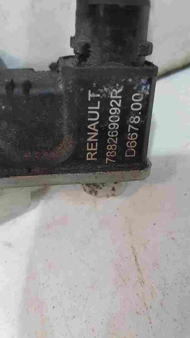 Thumb 3 Renault Clio MK5 2019-2023 Fuel Flap Solenoid Lock 788269092R