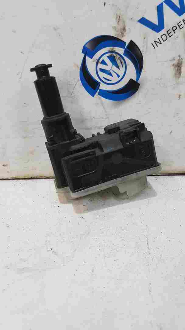 Thumb 4 Renault Clio MK5 2019-2023 Fuel Flap Solenoid Lock 788269092R