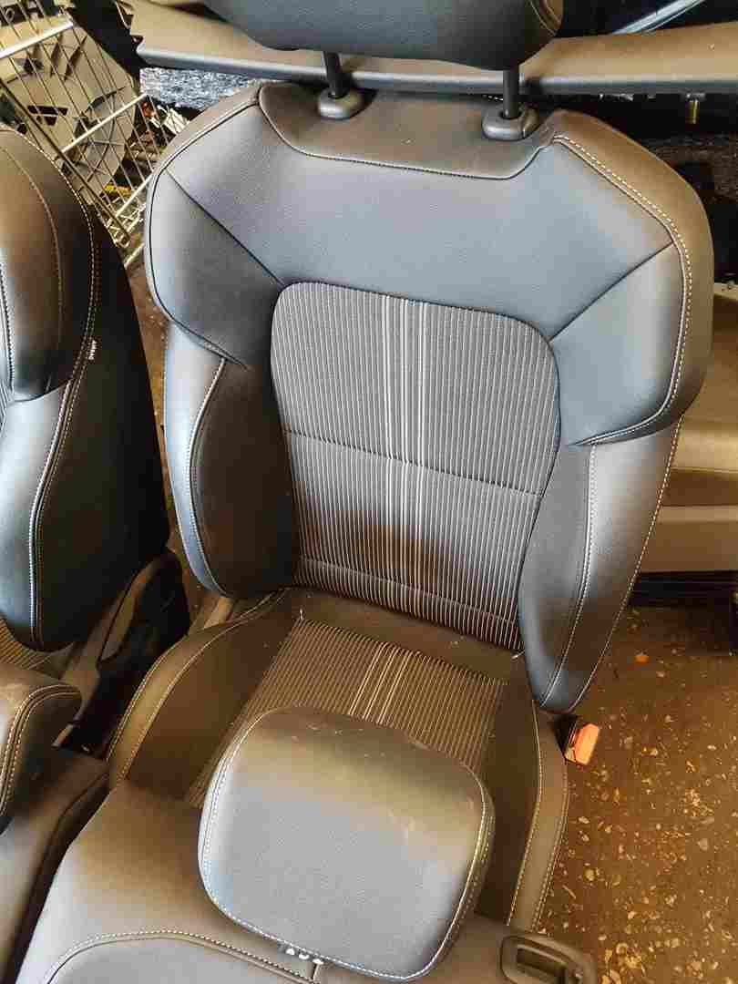 Thumb 3 Renault Clio MK5 2019-2023 Interior Full SET Seats Bench Door Cards