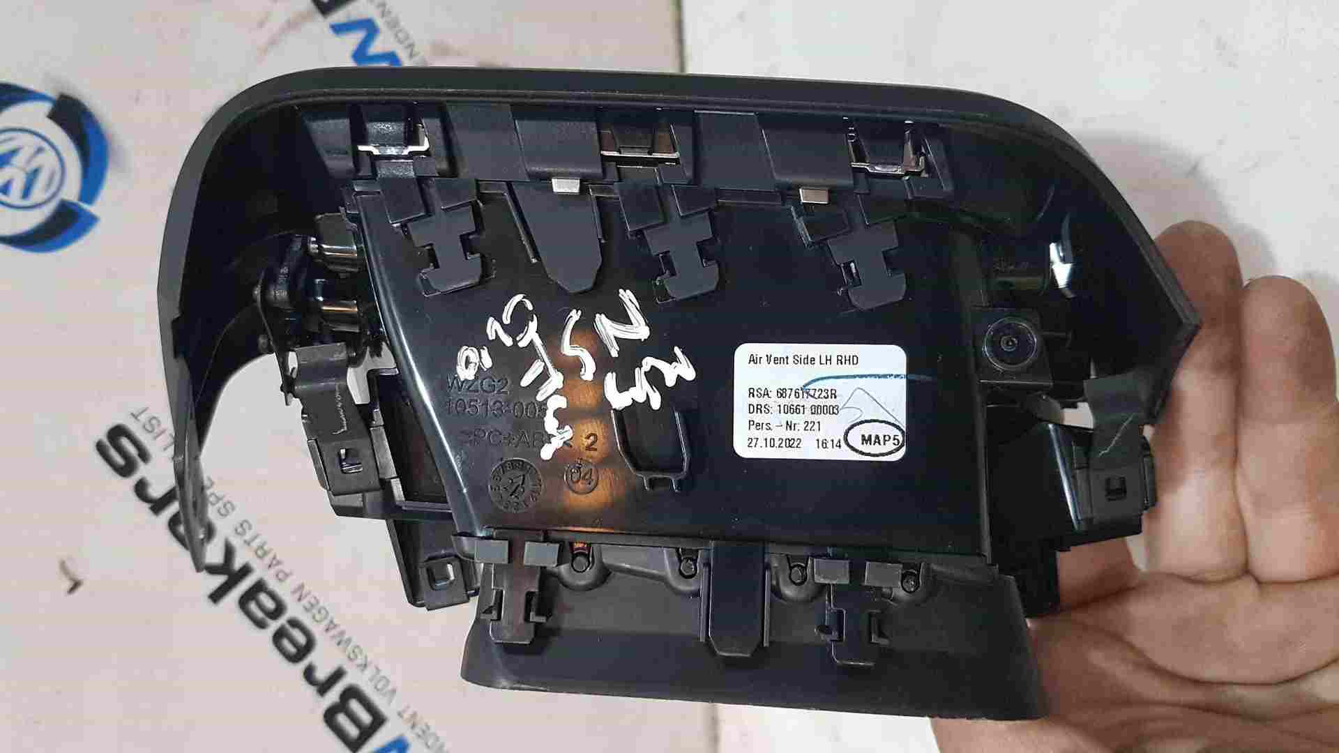 Thumb 4 Renault Clio MK5 2019-2023 Passenger NSF Front Heater Vent 687617723R