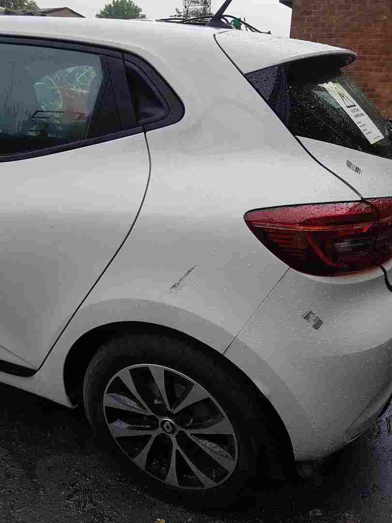 Thumb 4 Renault Clio MK5 2019-2023 Rear Panel Body Cuts Available Quaters Seal Message