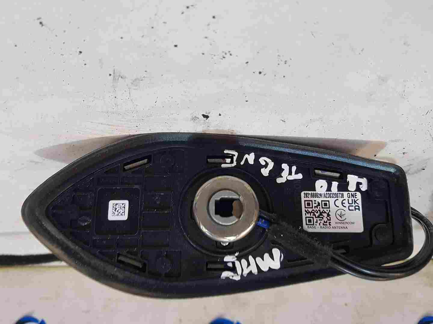 Thumb 5 Renault Clio MK5 2019-2023 Shark fin SAT Nav GPS Roof Aerial Antenna 282166662R