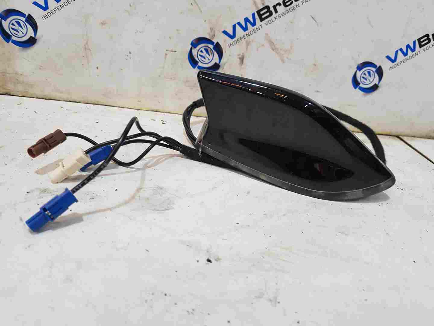 Thumb 7 Renault Clio MK5 2019-2023 Shark fin SAT Nav GPS Roof Aerial Antenna 282166662R