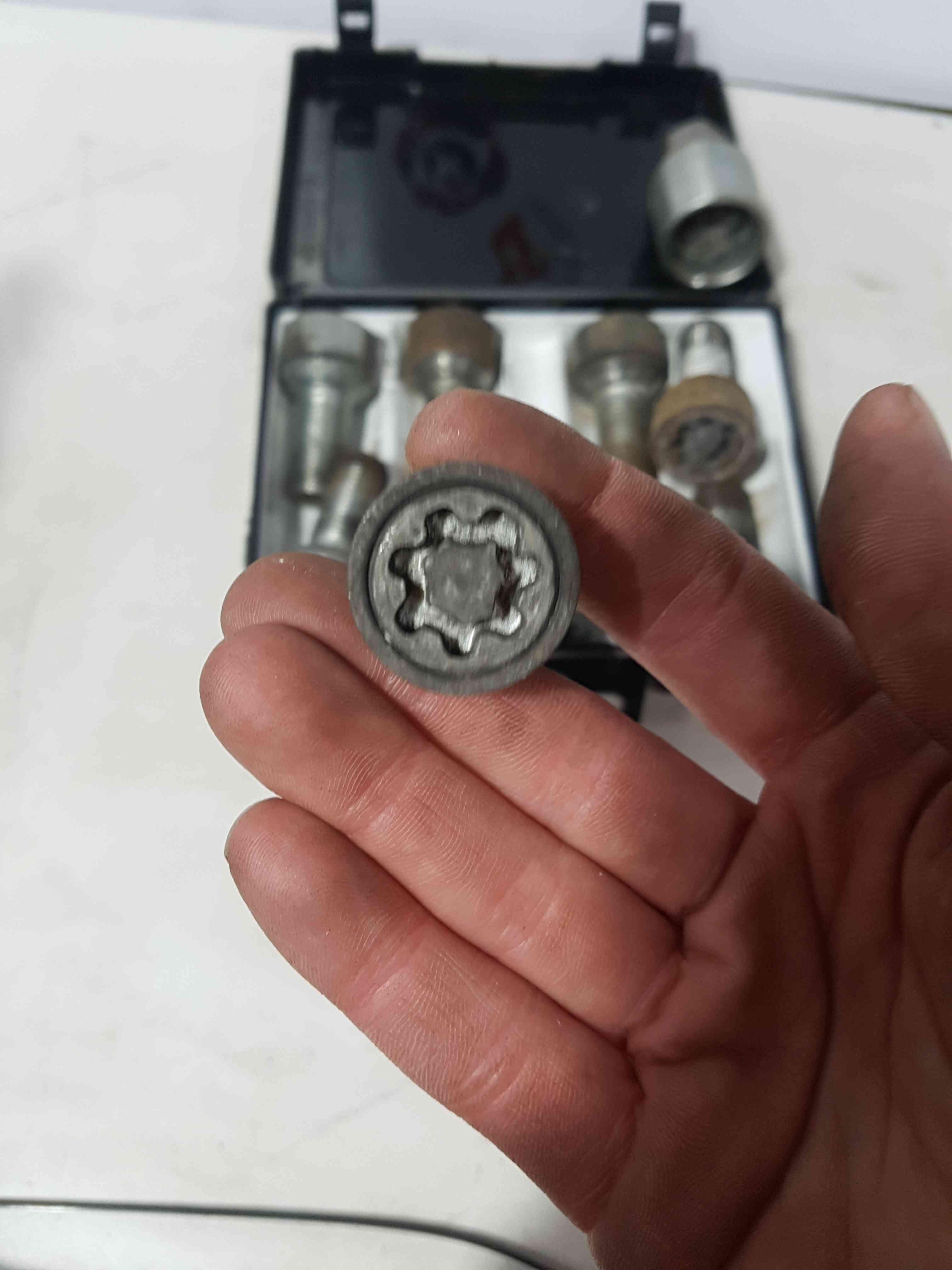 Thumb 2 Renault Clio Megane 2013-2019 Locking Wheel NUT Set Fits ALL Cars 17Mm