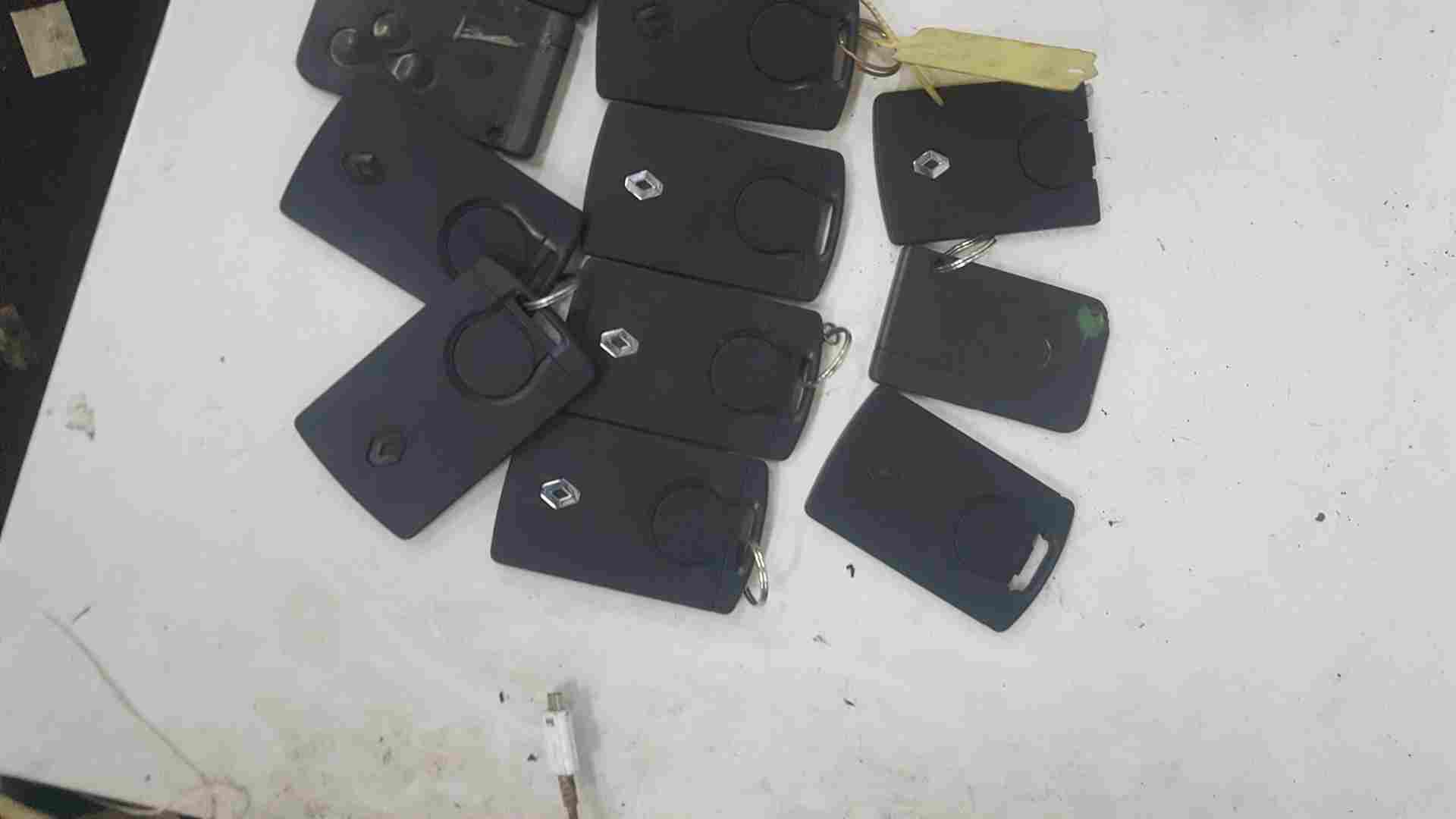 Thumb 3 Renault Clio Megane Scenic Captur 1998-2021 KEY Card JOB Lot x12