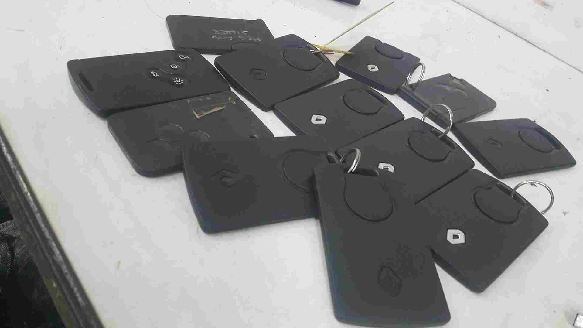 Thumb 4 Renault Clio Megane Scenic Captur 1998-2021 KEY Card JOB Lot x12