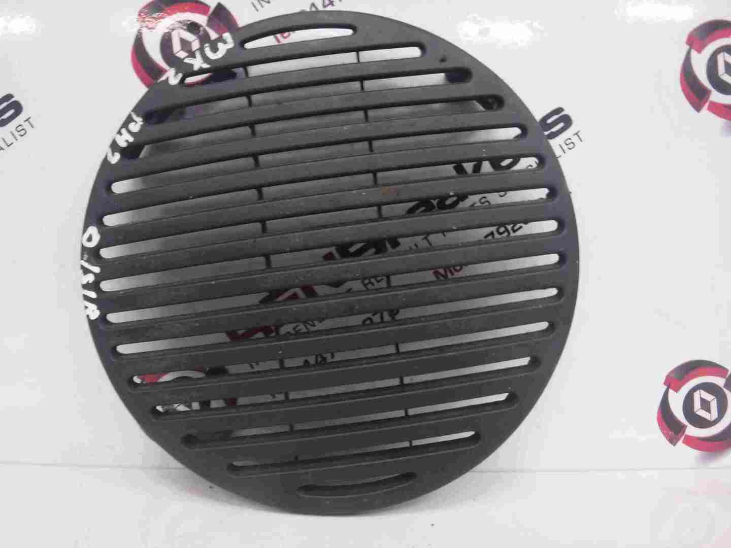 Renault Clio Mk2 2001-2006 OSR Drivers NSR Passenger Rear Door Speaker Grill 5dr