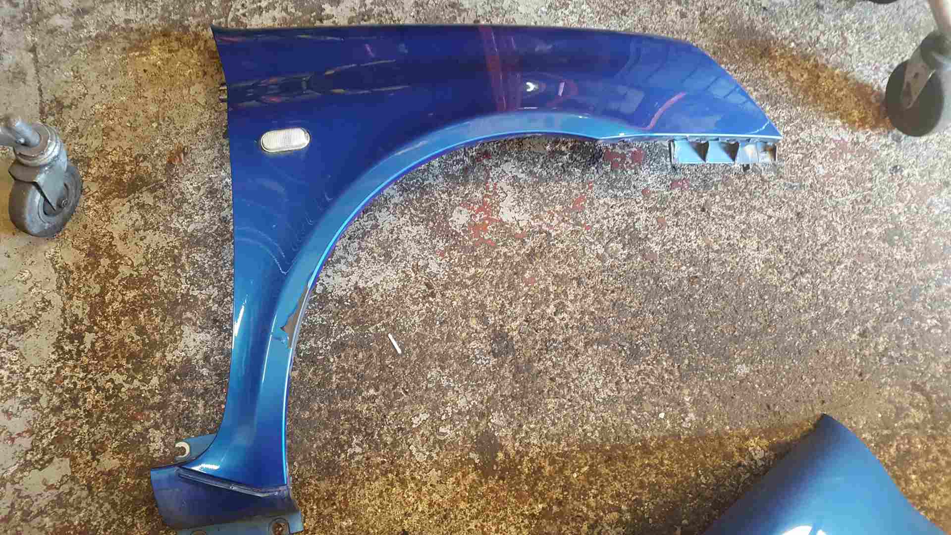 Thumb 4 Renault Clio Sport 172 182 2001-2006 Driver OS Wing Blue Tej41