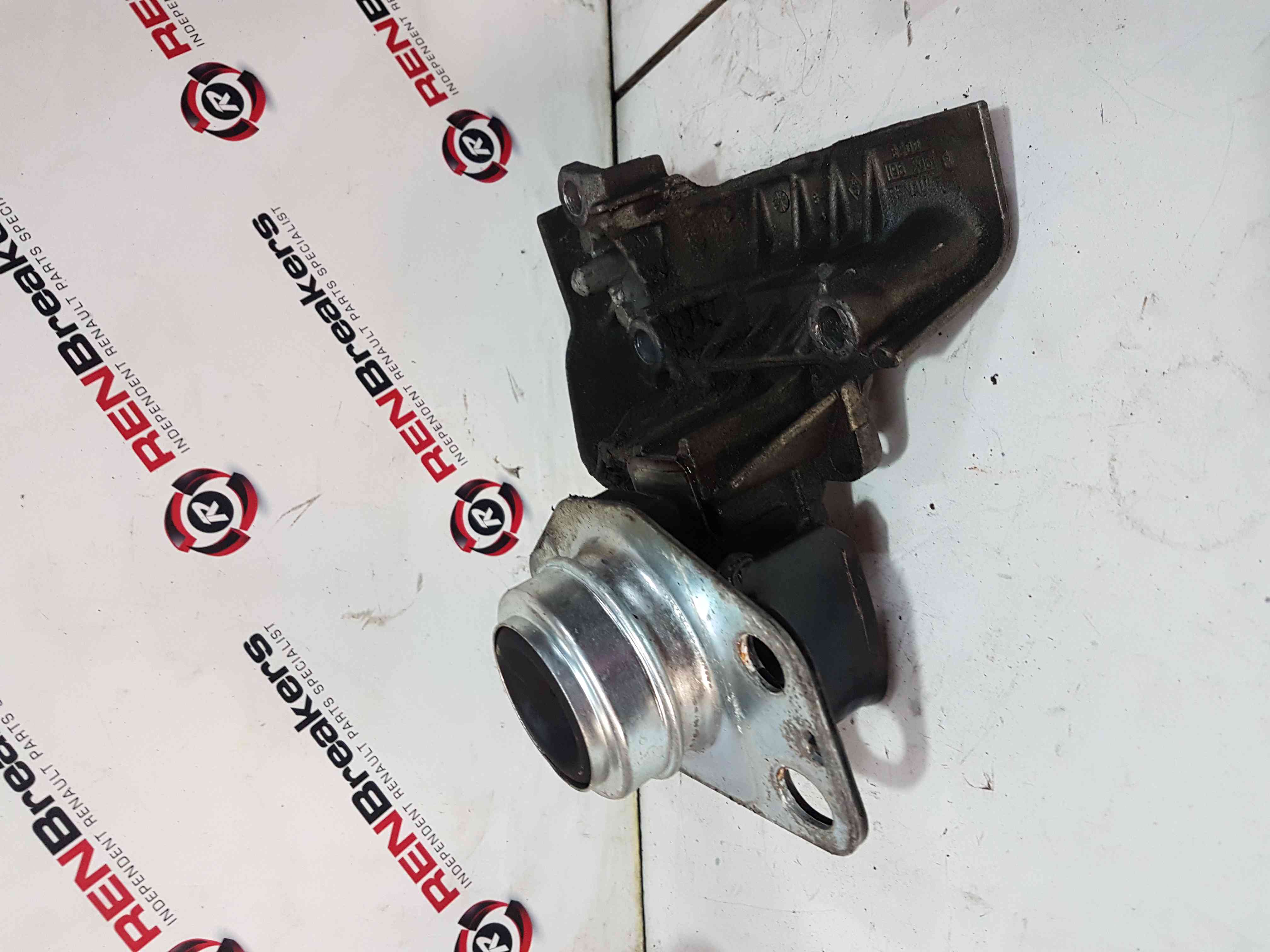 Thumb 2 Renault Clio Sport 2001-2006 172 182 2.0 16V Drivers OSF Front Engine Mount
