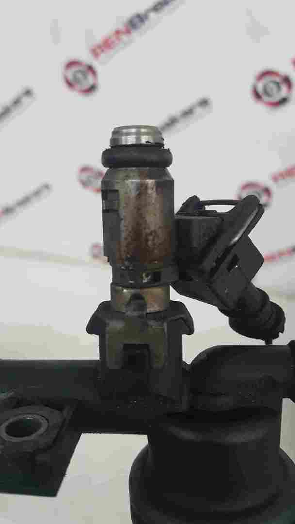 Thumb 3 Renault Clio Sport 2001-2006 172 182 2.0 16v Fuel Injectors X3 + Rail 7700112777
