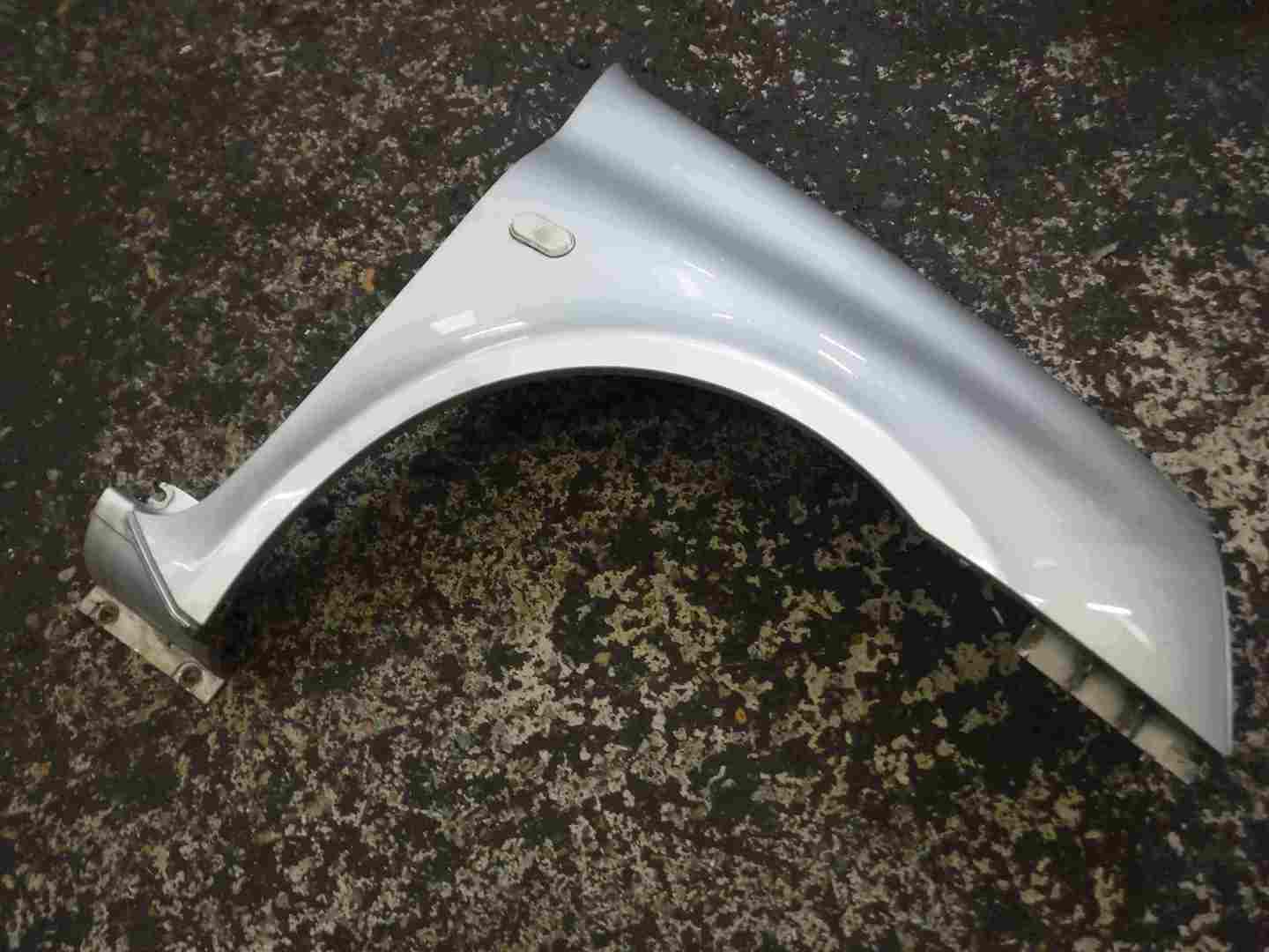 Renault Clio Sport 2001-2006 172 182 Drivers OS Wing Silver MV640